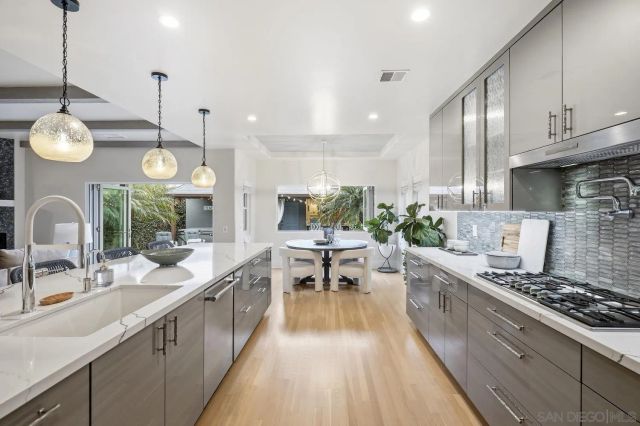 531 J Avenue, Coronado, CA 92118
