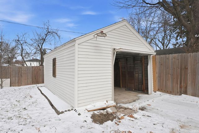 816 Hofer Avenue, Fort Wayne, IN 46808