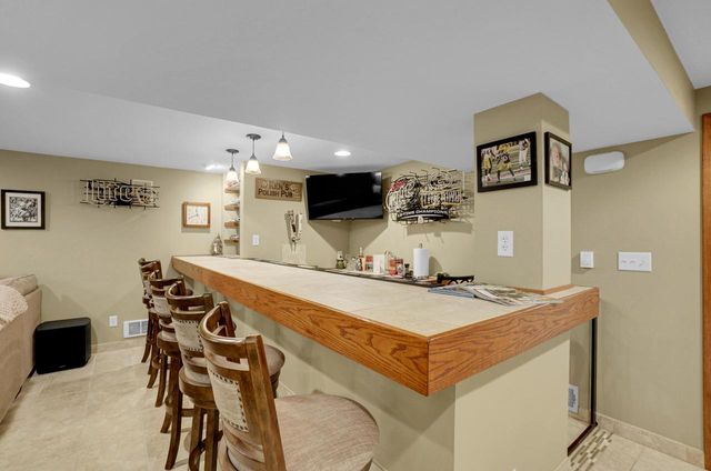 N24W22526 Beechwood LANE, Waukesha, WI 53186