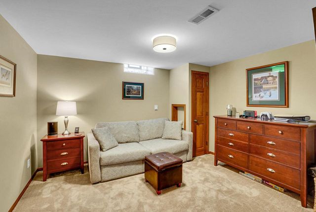 N24W22526 Beechwood LANE, Waukesha, WI 53186