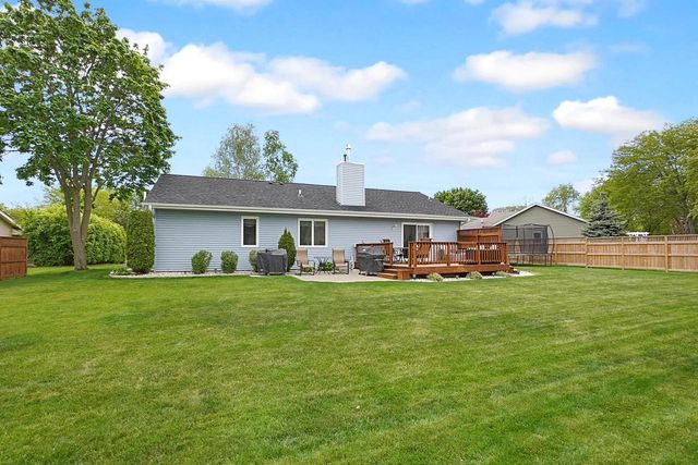 N24W22526 Beechwood LANE, Waukesha, WI 53186