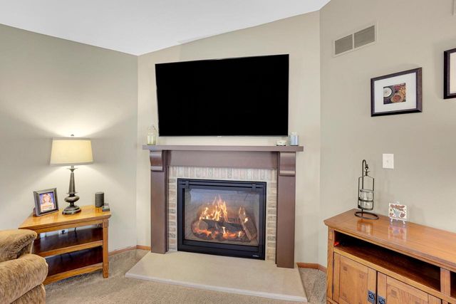 N24W22526 Beechwood LANE, Waukesha, WI 53186