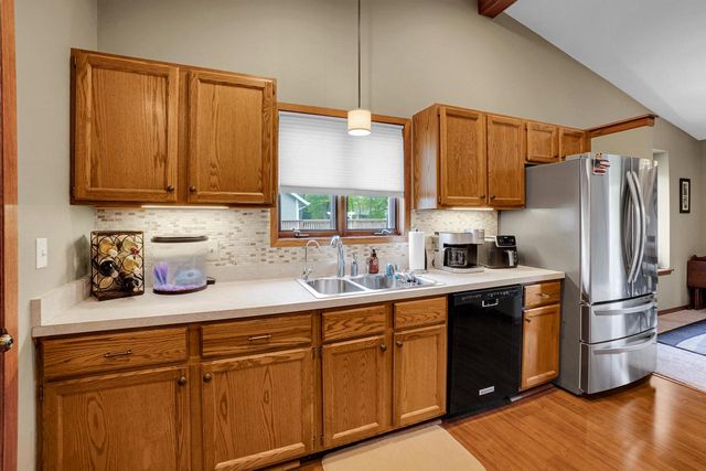 N24W22526 Beechwood LANE, Waukesha, WI 53186