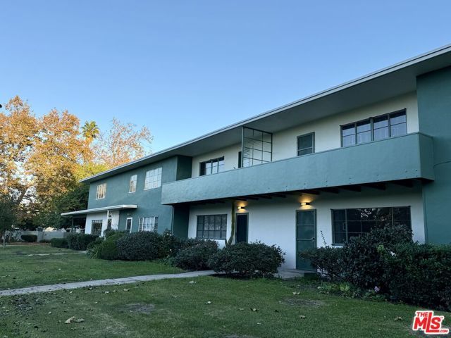 5560 Village, Los Angeles, CA 90016