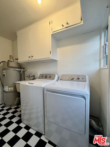 5560 Village, Los Angeles, CA 90016