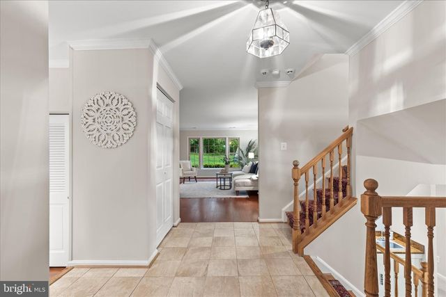 10205 OLD HUNT RD, Vienna, VA 22181