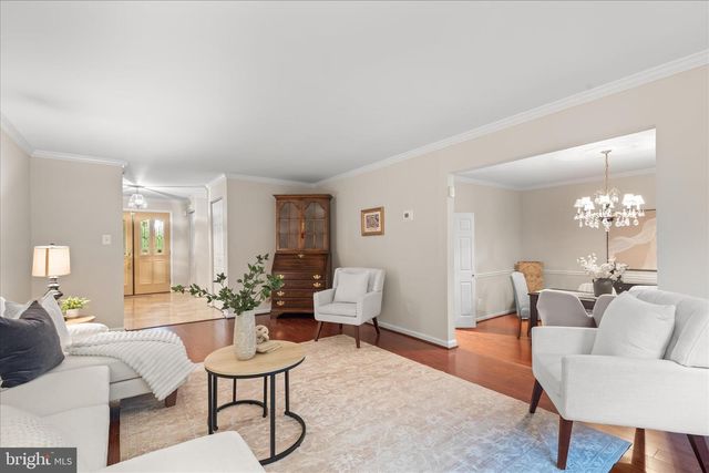 10205 OLD HUNT RD, Vienna, VA 22181