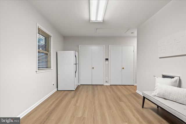 10205 OLD HUNT RD, Vienna, VA 22181