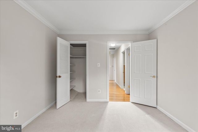 10205 OLD HUNT RD, Vienna, VA 22181
