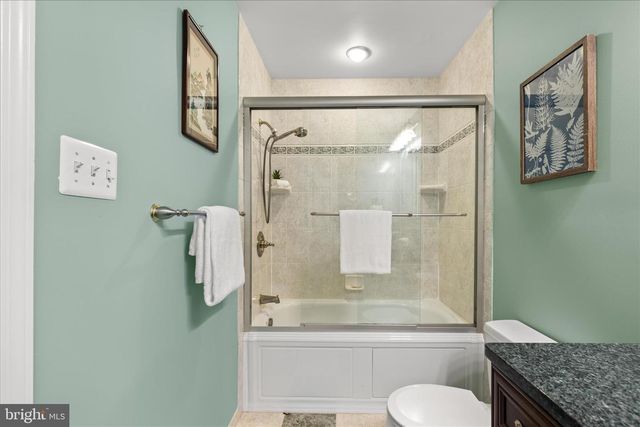 10205 OLD HUNT RD, Vienna, VA 22181