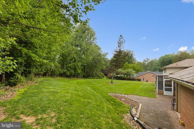 10205 OLD HUNT RD, Vienna, VA 22181