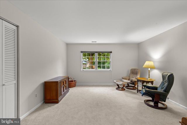 10205 OLD HUNT RD, Vienna, VA 22181