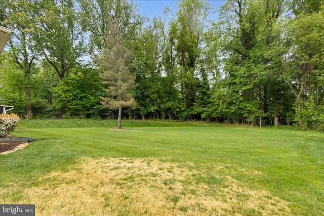 10205 OLD HUNT RD, Vienna, VA 22181