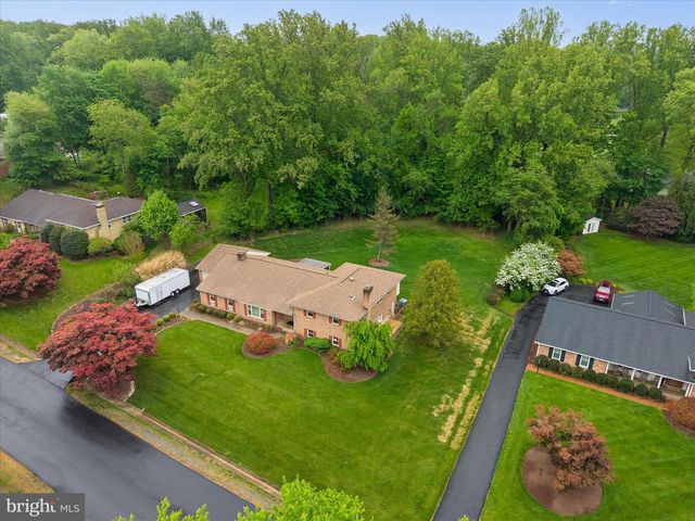 10205 OLD HUNT RD, Vienna, VA 22181