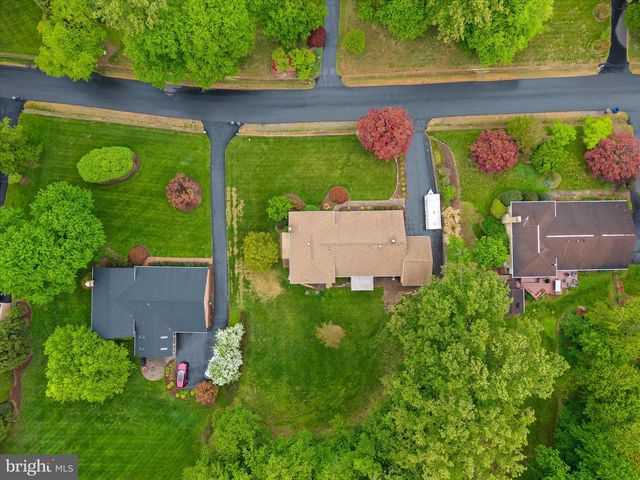 10205 OLD HUNT RD, Vienna, VA 22181