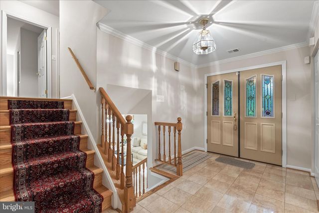 10205 OLD HUNT RD, Vienna, VA 22181