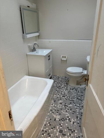 5813 HADFIELD, Philadelphia, PA 19143