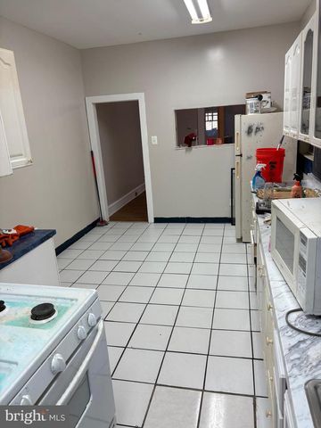 5813 HADFIELD, Philadelphia, PA 19143