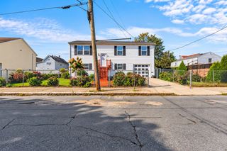 123 Acushnet Av, New Bedford, MA 02740