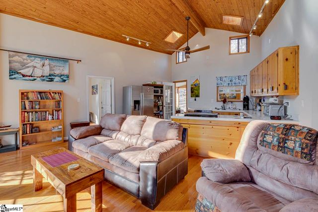 203 Snead Lane, Westminster, SC 29693