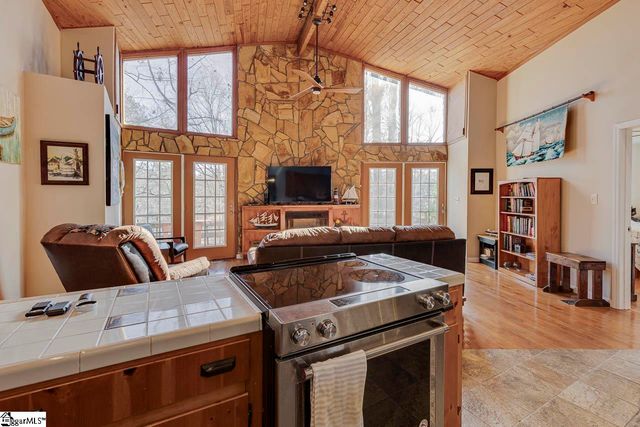 203 Snead Lane, Westminster, SC 29693