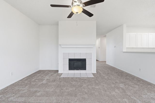 725 Parkford Lane, Arlington, TX 76001