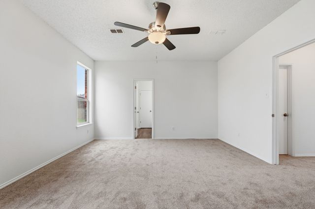 725 Parkford Lane, Arlington, TX 76001