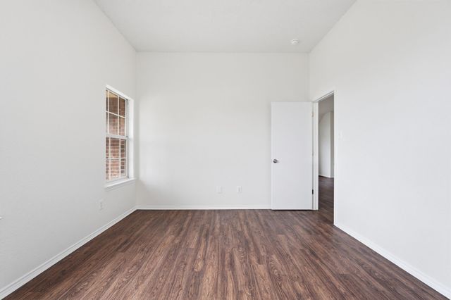 725 Parkford Lane, Arlington, TX 76001