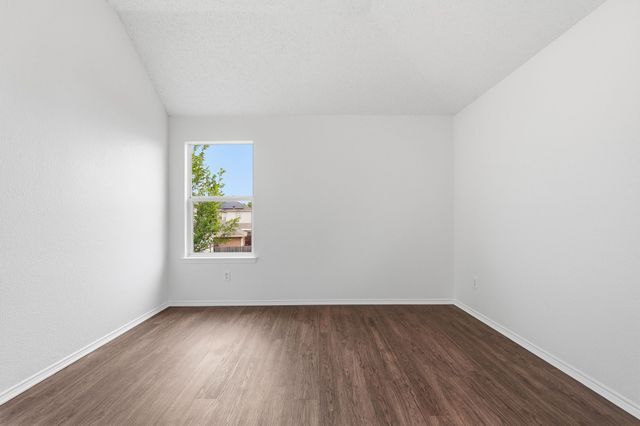 725 Parkford Lane, Arlington, TX 76001