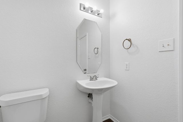 725 Parkford Lane, Arlington, TX 76001