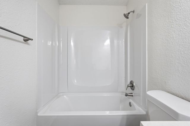 725 Parkford Lane, Arlington, TX 76001