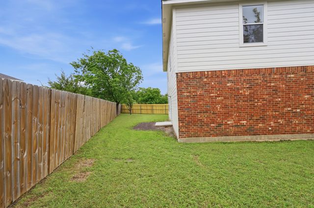 725 Parkford Lane, Arlington, TX 76001