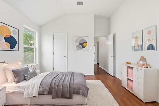 725 Parkford Lane, Arlington, TX 76001