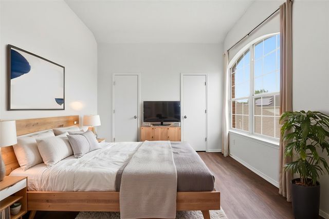 725 Parkford Lane, Arlington, TX 76001