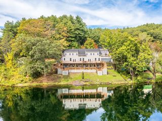 286 Grove St 286, Clinton, MA 01510