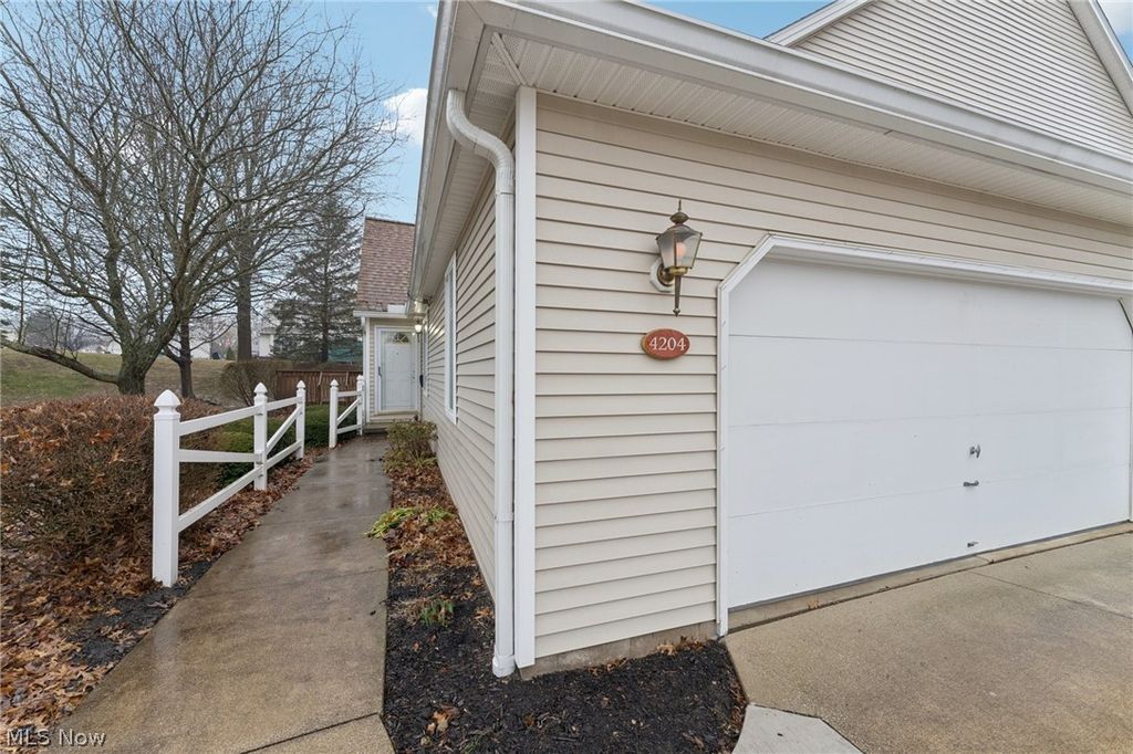 4204 Castle Ridge, Copley, OH 44321