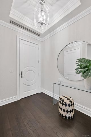 5000 Royal Court 5114, North Hills, NY 11040