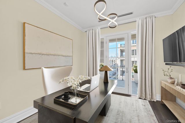 5000 Royal Court 5114, North Hills, NY 11040