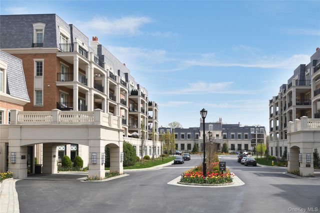 5000 Royal Court 5114, North Hills, NY 11040