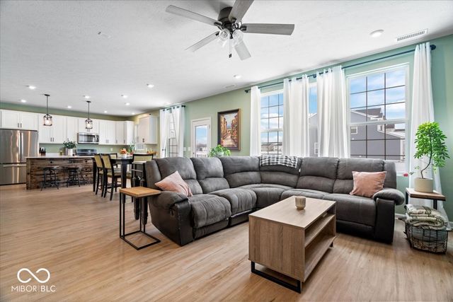 6727 Seattle Slew Drive, Whitestown, IN 46075