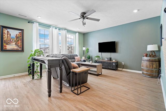 6727 Seattle Slew Drive, Whitestown, IN 46075