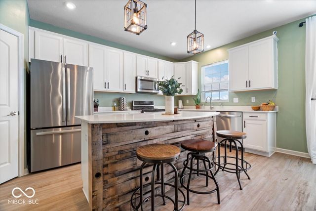 6727 Seattle Slew Drive, Whitestown, IN 46075