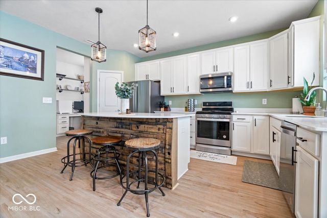 6727 Seattle Slew Drive, Whitestown, IN 46075