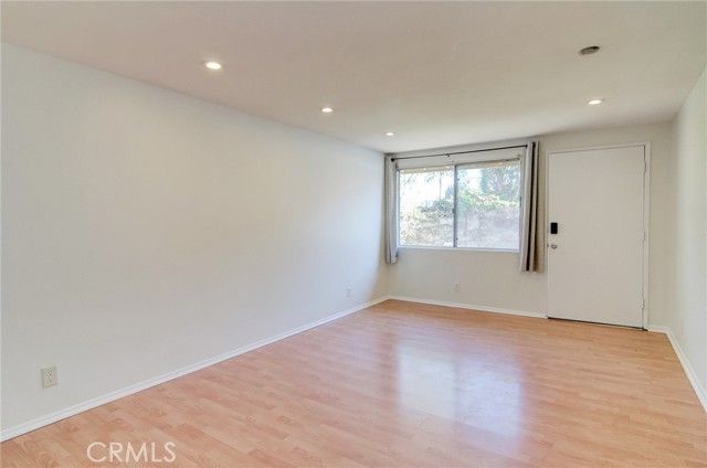 270 Joann B, Costa Mesa, CA 92626