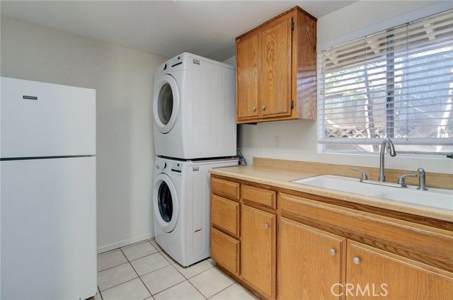 270 Joann B, Costa Mesa, CA 92626