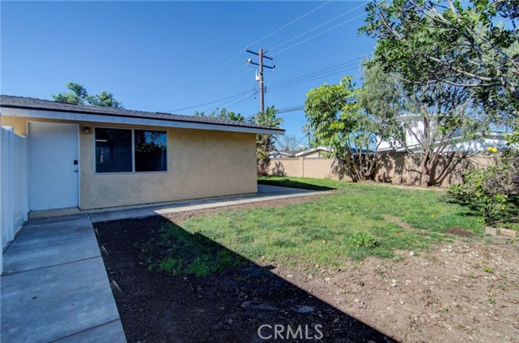 270 Joann B, Costa Mesa, CA 92626