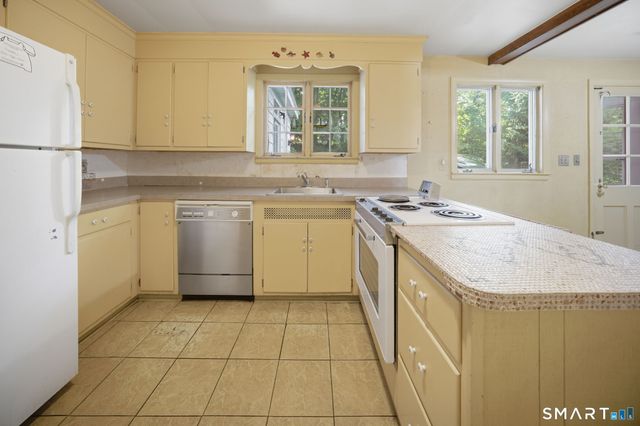 11 Paxton Road, West Hartford, CT 06107