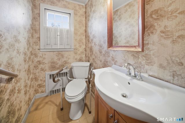 11 Paxton Road, West Hartford, CT 06107