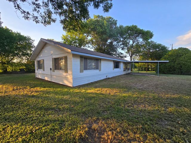 906 W Main Street, Richland, TX 76681