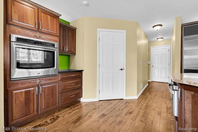 11633 Lorenz Way, Plymouth, MI 48170